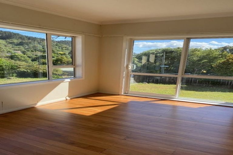 Photo of property in 16 Chester Road, Tawa, Wellington, 5028