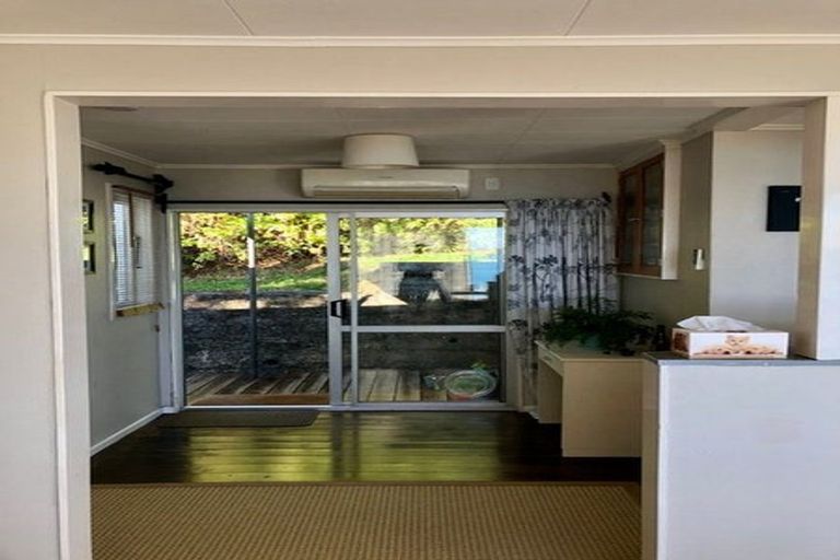 Photo of property in 112 Motuhara Road, Plimmerton, Porirua, 5026