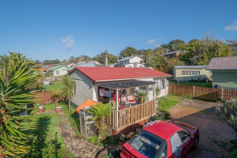 Photo of property in 2/20 Mile Place, Henderson, Auckland, 0612