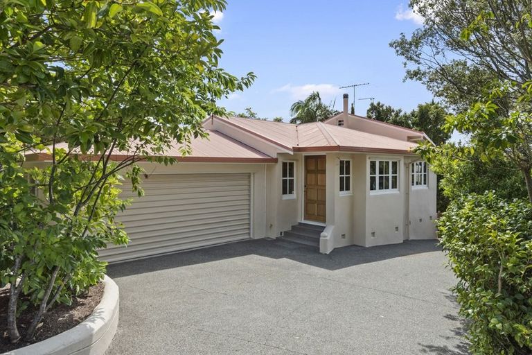 Photo of property in 105 Browns Bay Road, Browns Bay, Auckland, 0630