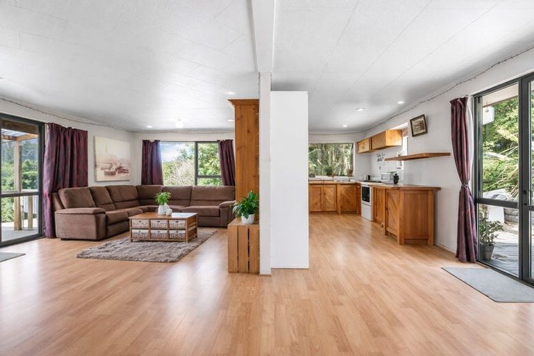 Photo of property in 48 Scott Road, Stanmore Bay, Whangaparaoa, 0932
