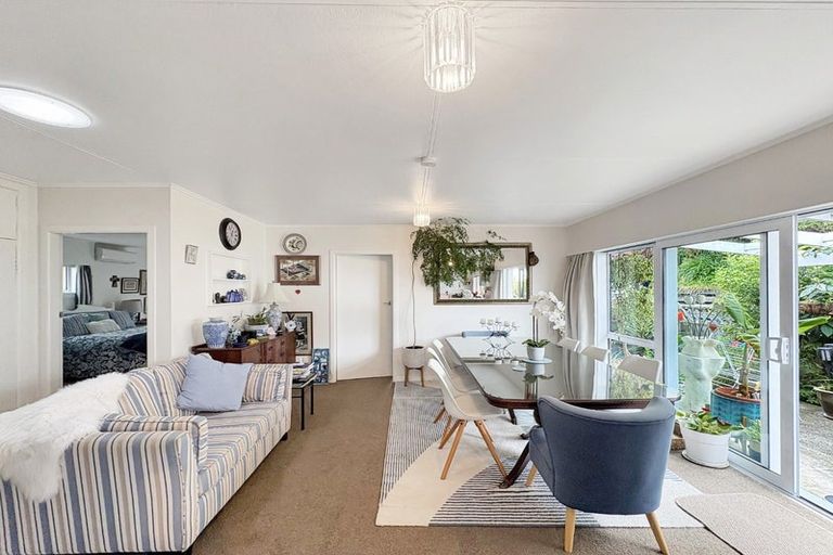 Photo of property in 2 Saint Leonard Street, Saint Johns Hill, Whanganui, 4501