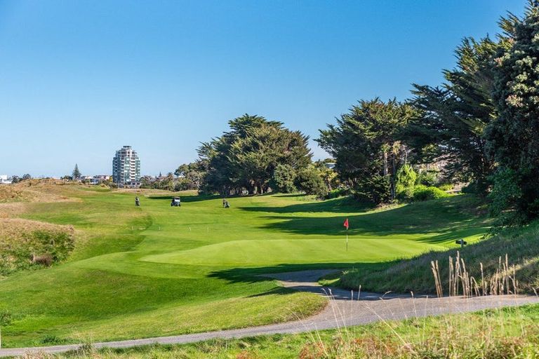 Photo of property in 18 Martin Road, Paraparaumu Beach, Paraparaumu, 5032