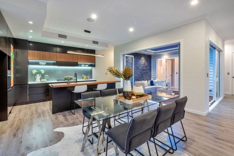 Photo of property in 36 Celestial Crescent, Orewa, 0931