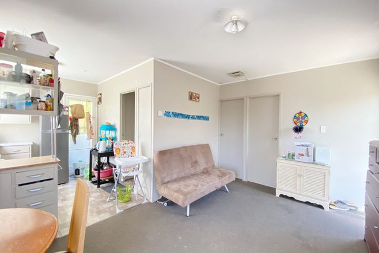 Photo of property in 2/4173a Great North Road, Glen Eden, Auckland, 0602