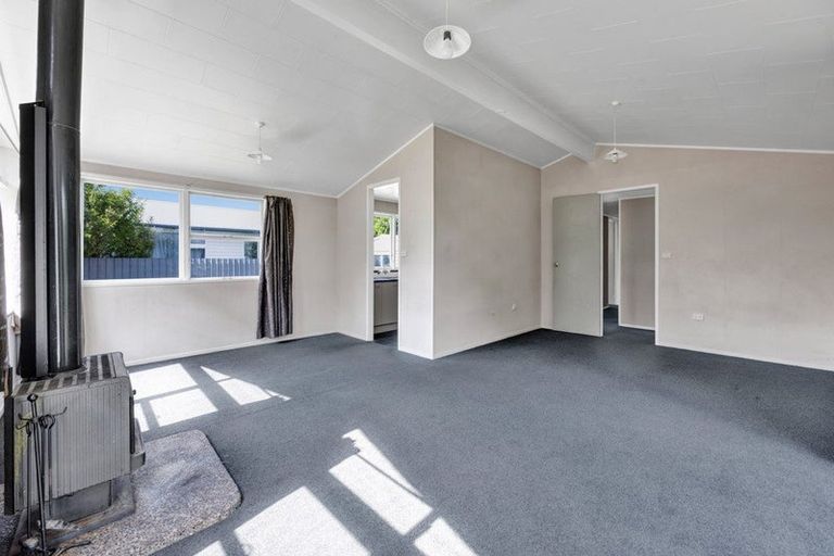 Photo of property in 21 Manawapou Road, Hawera, 4610