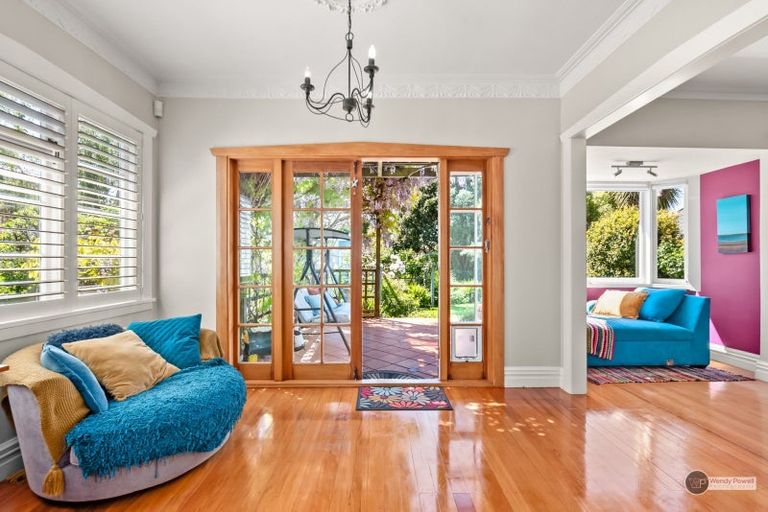 Photo of property in 5 Marina Grove, Hutt Central, Lower Hutt, 5010