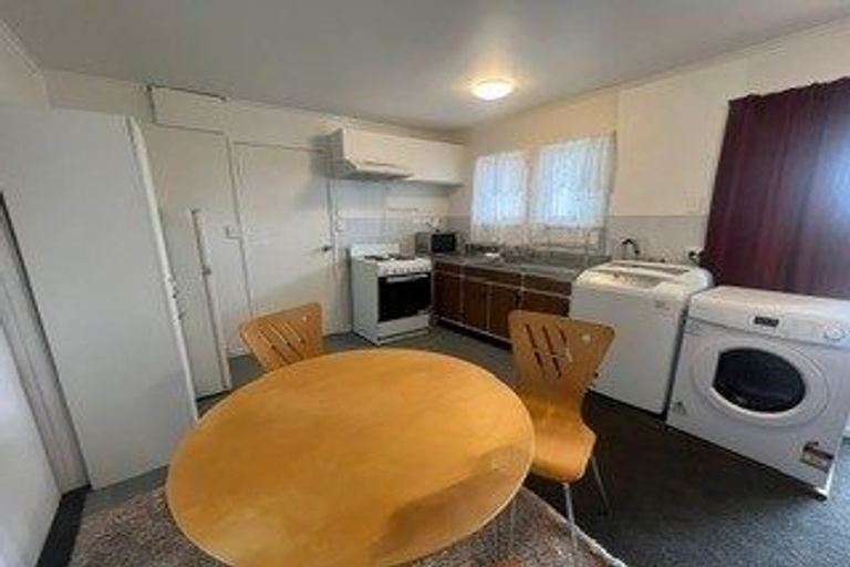 Photo of property in 150 Avondale Road, Avondale, Auckland, 1026