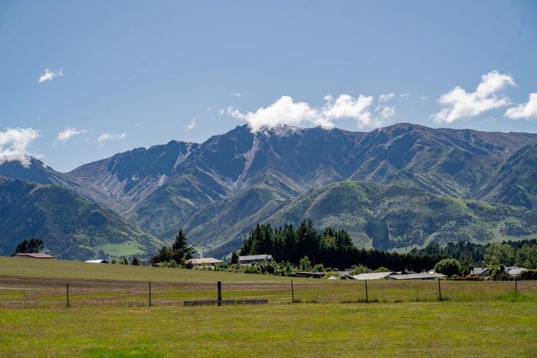 Photo of property in 13 Skylark Place, Lake Hawea, 9382