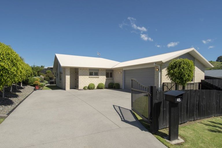 Photo of property in 45 Ballintoy Park Drive, Welcome Bay, Tauranga, 3175