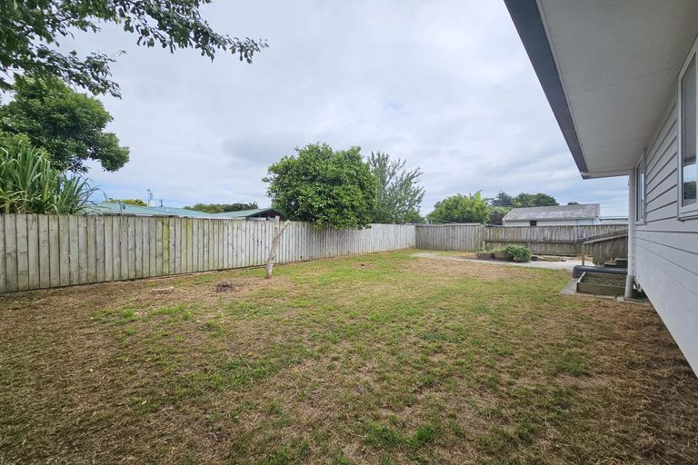 Photo of property in 11 Salas Place, Papakura, 2110