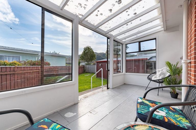 Photo of property in 15 Ruru Crescent, Heretaunga, Upper Hutt, 5018