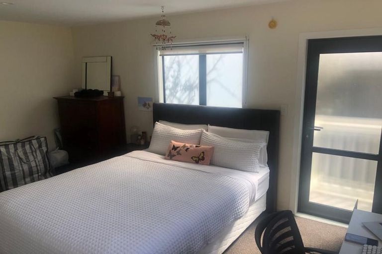 Photo of property in 12 Glendawn Place, Bayview, Auckland, 0629