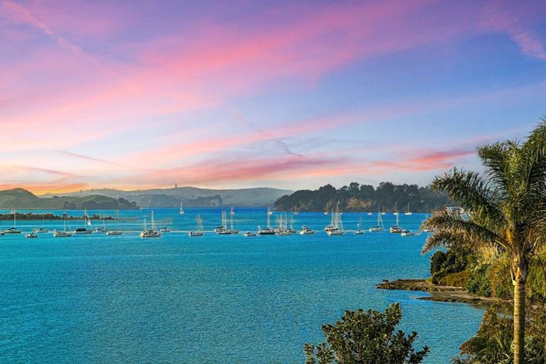 Photo of property in 100 Bramley Drive, Farm Cove, Auckland, 2012