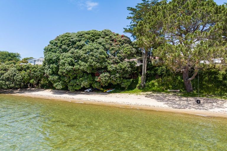 Photo of property in 152 One Tree Point Road, One Tree Point, 0118