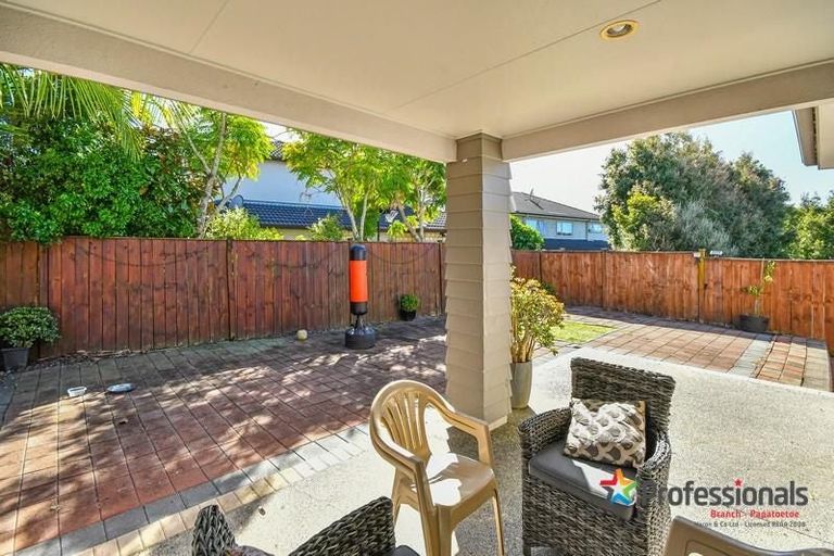 Photo of property in 38 Seresin Crescent, Flat Bush, Auckland, 2016