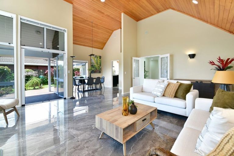 Photo of property in 5 Maygrove Drive, Orewa, 0931