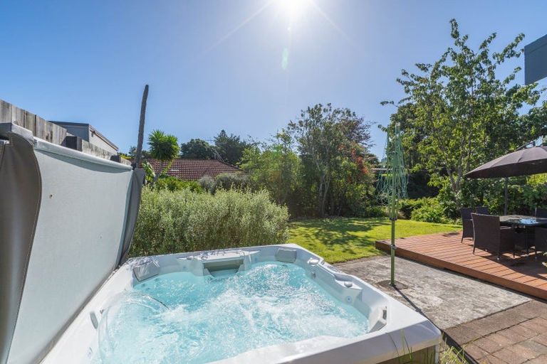 Photo of property in 19 Alexander Road, Raumati Beach, Paraparaumu, 5032