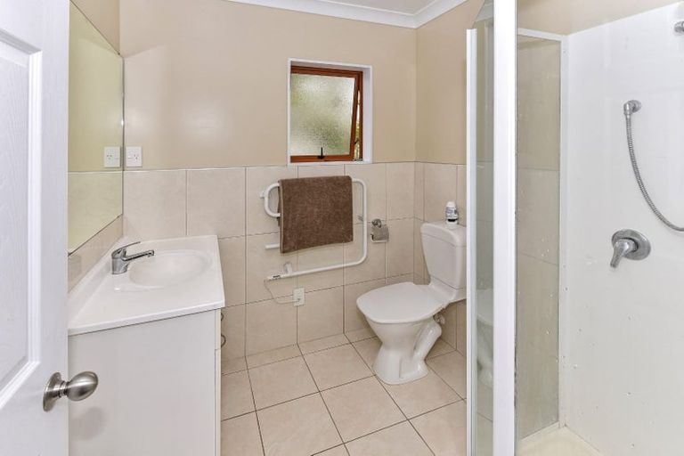 Photo of property in 63c Redoubt Road, Goodwood Heights, Auckland, 2105