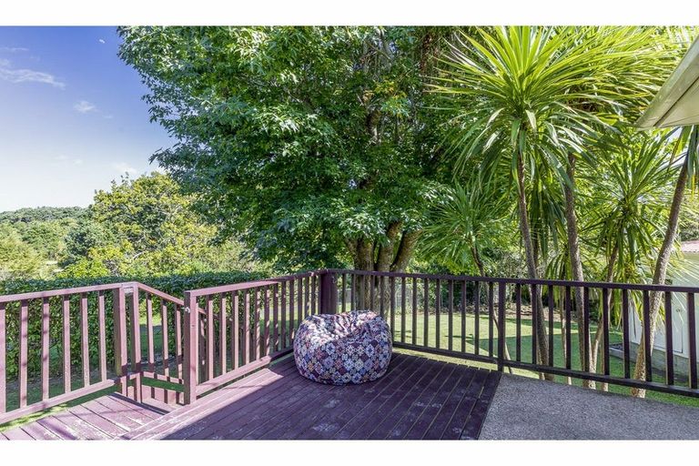 Photo of property in 52 Sylvan Crescent, Te Atatu South, Auckland, 0610