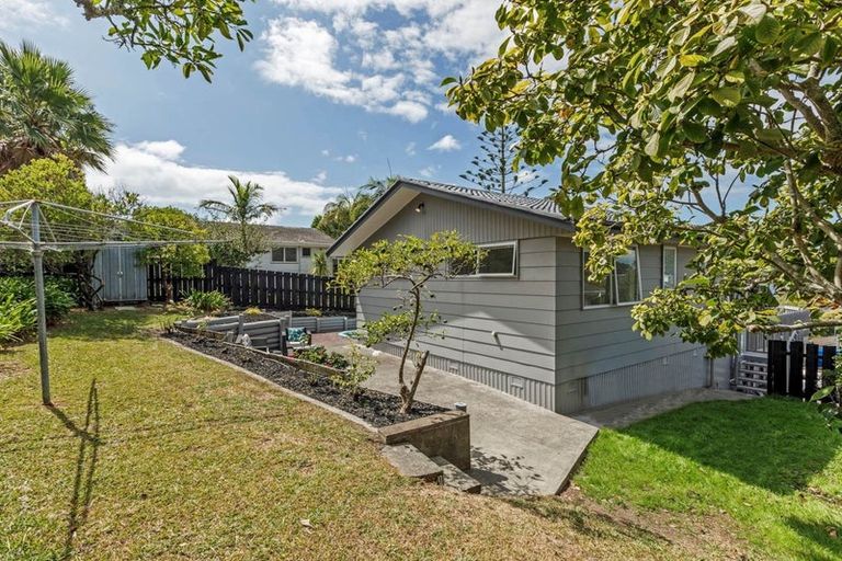 Photo of property in 5 Freya Place, Torbay, Auckland, 0630