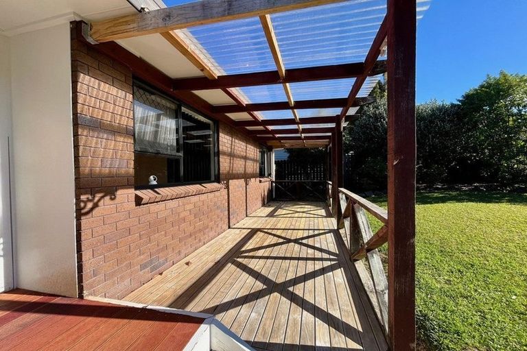 Photo of property in 1 John Webster Place, Glen Eden, Auckland, 0602