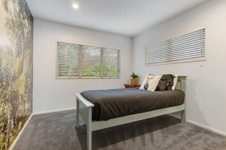 Photo of property in 23 Esther Place, Red Beach, 0932