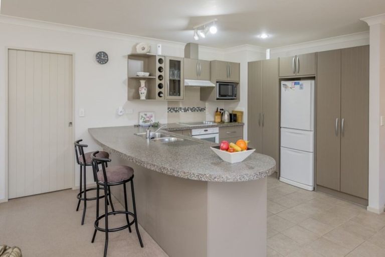 Photo of property in 112a Weraroa Road, Levin, 5510