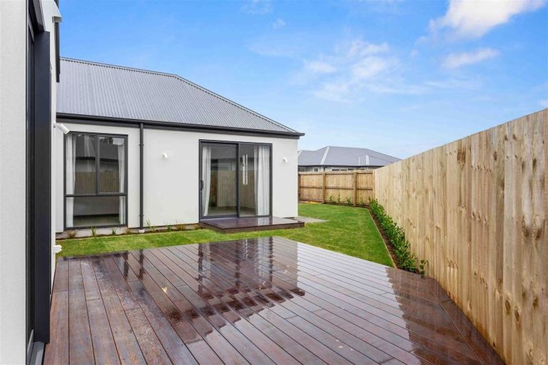 Photo of property in 22 Mcquillan Avenue, Woodend, 7610