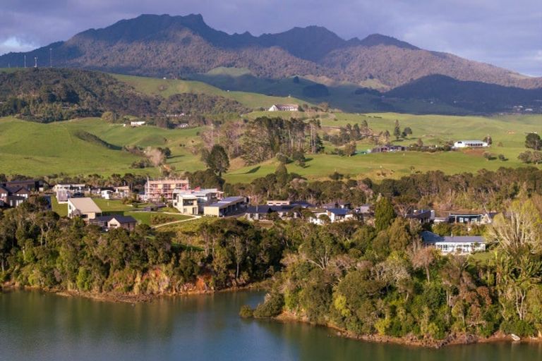 Photo of property in 29 Omahina Street, Raglan, 3225