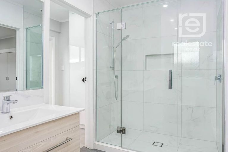 Photo of property in 2/486 Hibiscus Coast Highway, Orewa, 0931