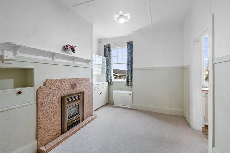 Photo of property in 17 Barrett Street, Westown, New Plymouth, 4310