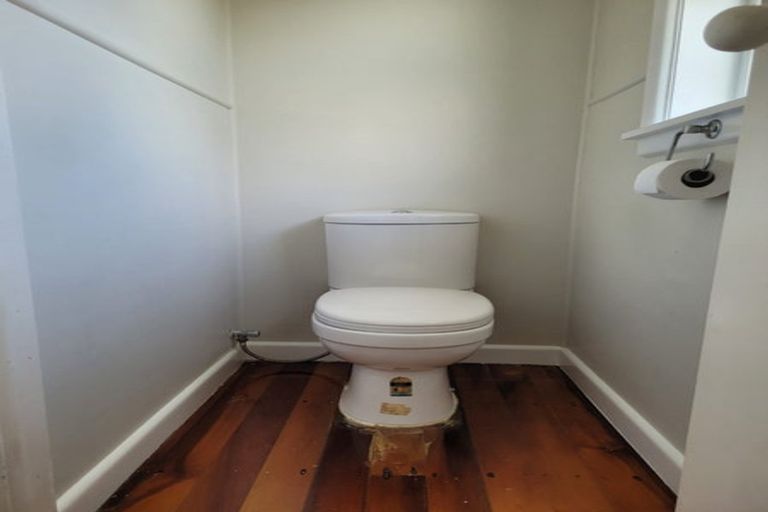 Photo of property in 45 Sylvan Crescent, Te Atatu South, Auckland, 0610