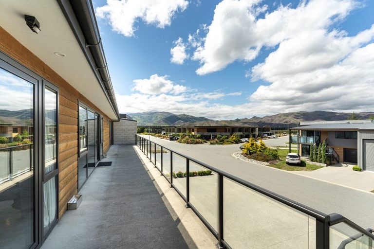 Photo of property in 16 Silverstone Drive, Cromwell, 9384