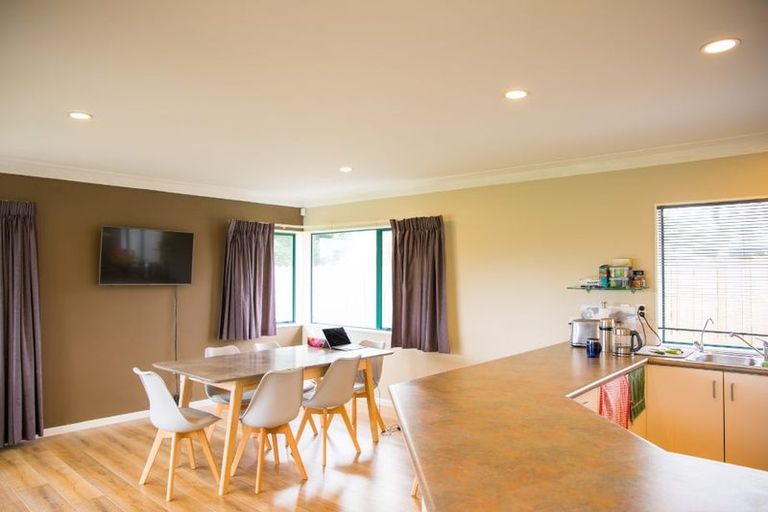 Photo of property in 11 Linicro Place, Wattle Downs, Auckland, 2103