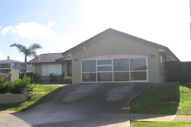 Photo of property in 15 Brinlack Drive, East Tamaki, Auckland, 2016