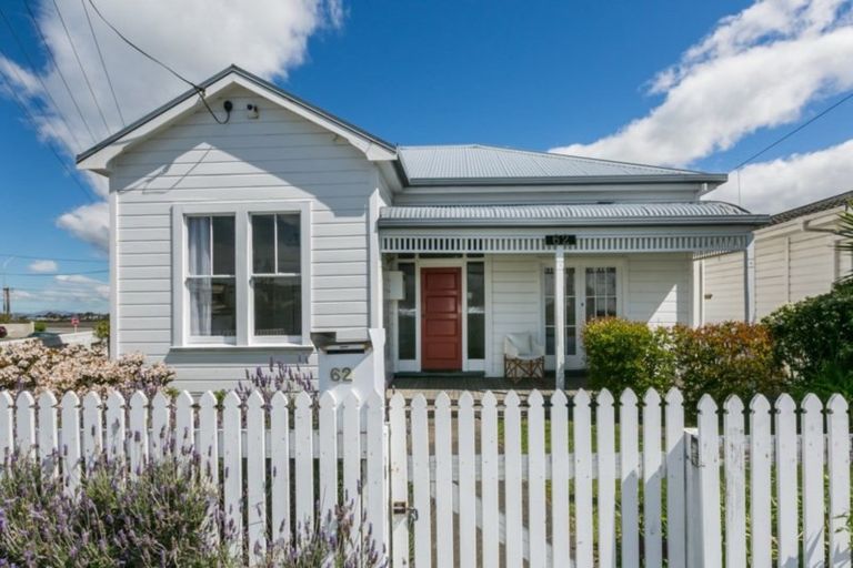 Photo of property in 62 Charles Street, Westshore, Napier, 4110