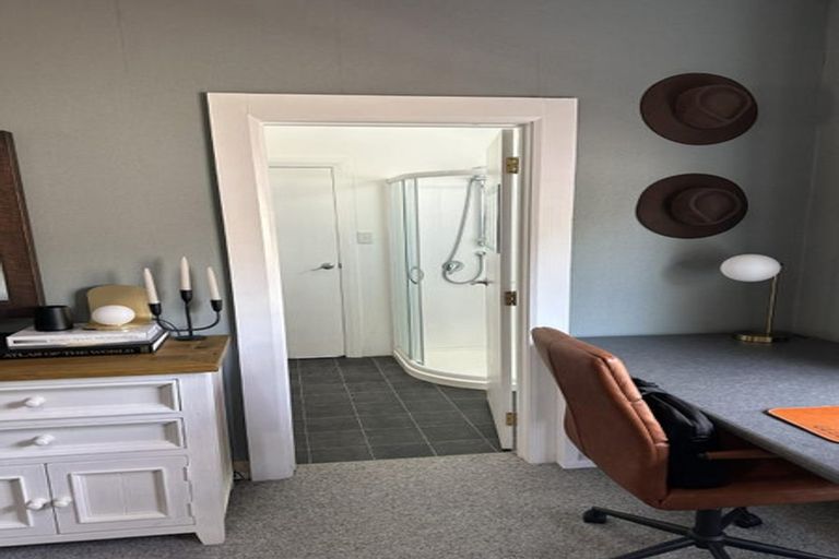 Photo of property in 23 Brightwater Terrace, Terrace End, Palmerston North, 4410