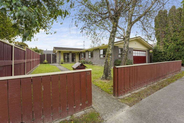 Photo of property in 35 Waddington Drive, Naenae, Lower Hutt, 5011