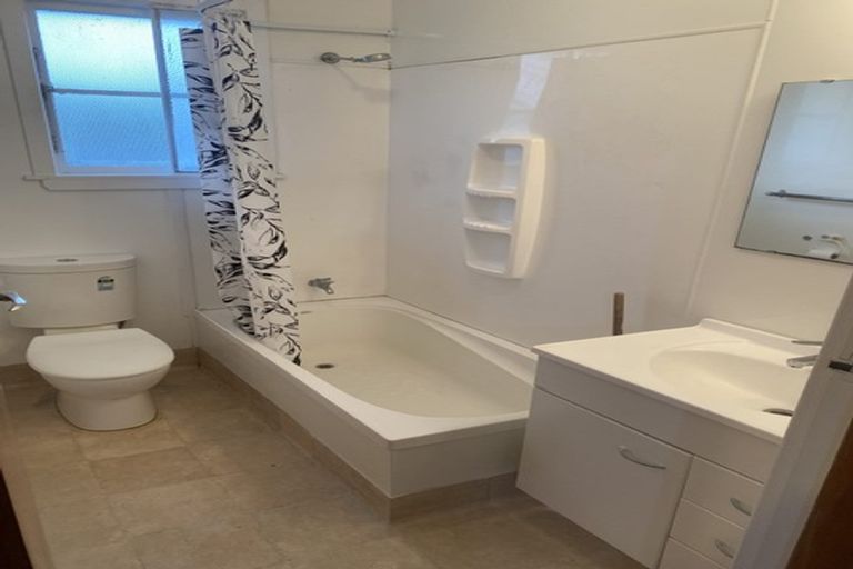 Photo of property in 4/93 Ruahine Street, Roslyn, Palmerston North, 4414