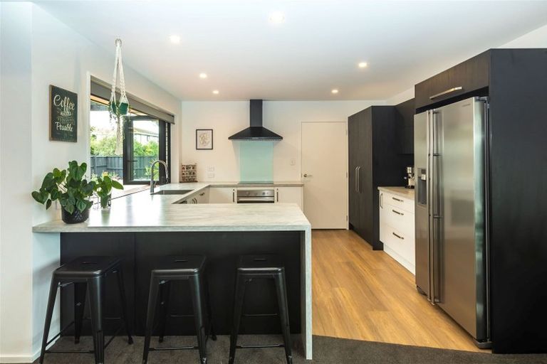 Photo of property in 17 Chipping Lane, Redwood, Christchurch, 8051