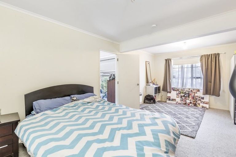 Photo of property in 30 Hoskins Avenue, Hillsborough, Auckland, 1042