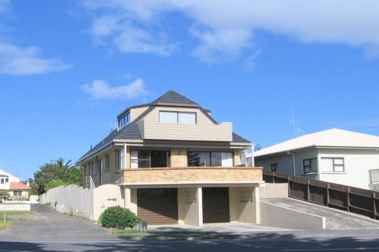 Photo of property in 60 Marine Parade, Mount Maunganui, 3116