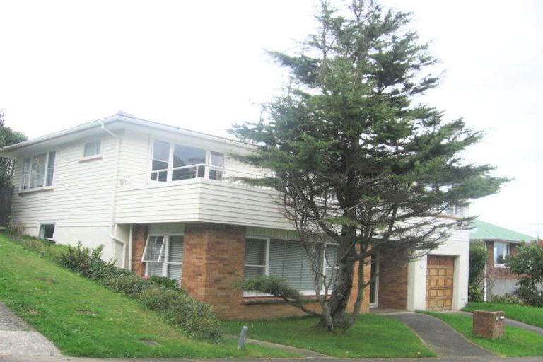 Photo of property in 64 Dowse Drive, Maungaraki, Lower Hutt, 5010
