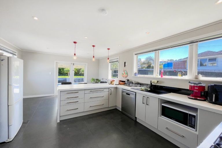 Photo of property in 47 Park Road, Glenfield, Auckland, 0629