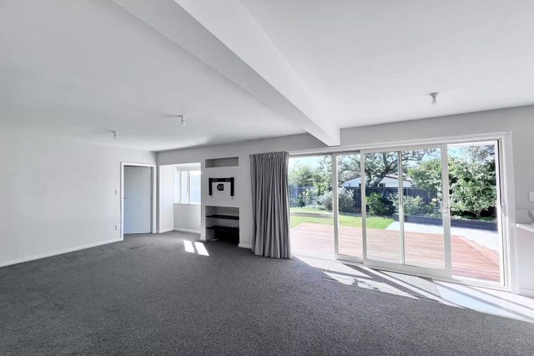 Photo of property in 12 Geelong Place, Burnside, Christchurch, 8053