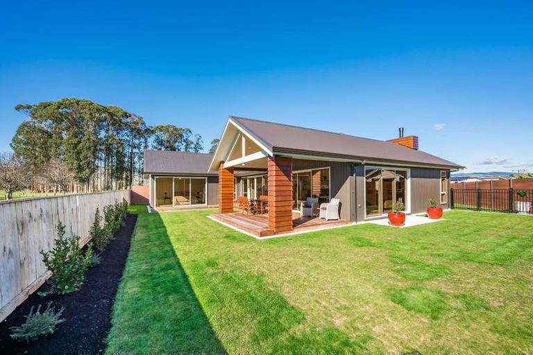 Photo of property in 25 Phoenix Palms Grove, Levin, 5510