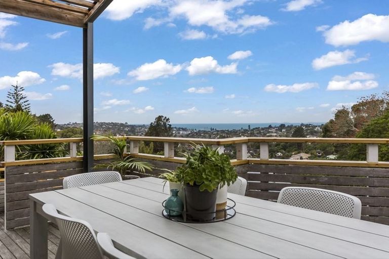 Photo of property in 681 East Coast Road, Browns Bay, Auckland, 0630