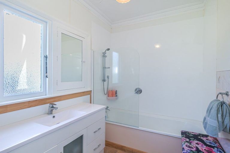 Photo of property in 3 Lena Place, Foxton, 4814