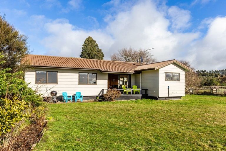 Photo of property in 17 Parerohi Grove, Kuratau, Turangi, 3381